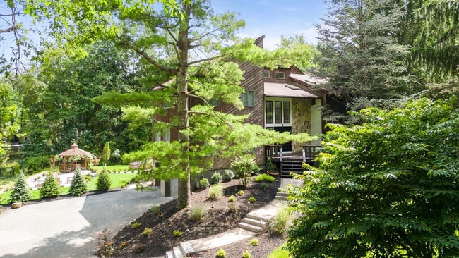 Building Photo - 2A Cherry Ln