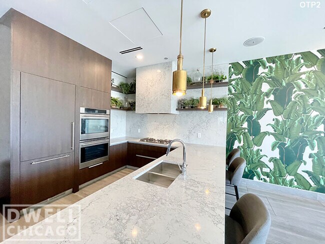 Building Photo - 1147 N Wells St