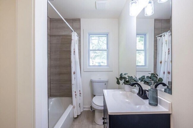 Building Photo - STUNNING RENOVATION! Modern 3BR/2BA Ranch in Sought-After Location!