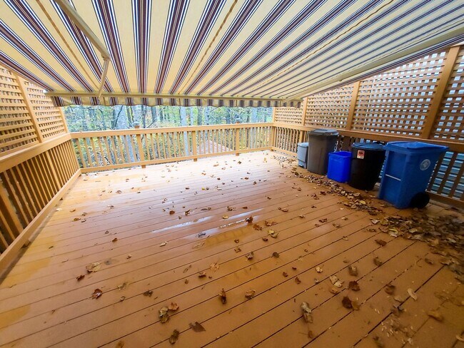 Building Photo - Charming and Updated 3BR/2.5BTH townhome in desirable Germantown, MD