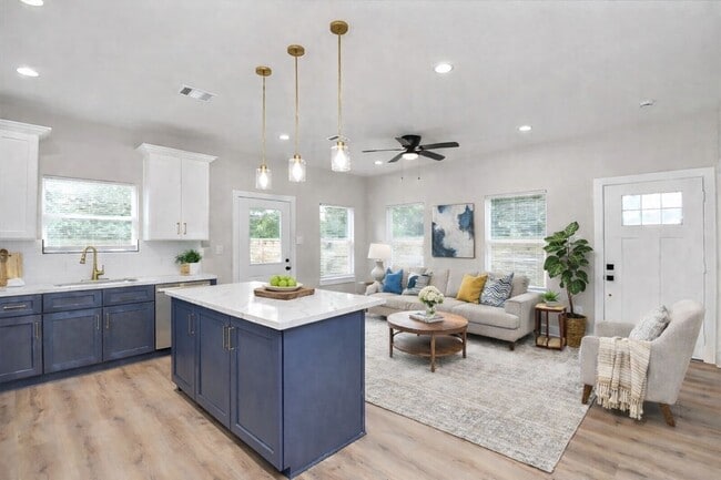 Building Photo - 4713 Talina Way