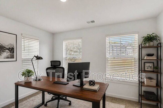 Building Photo - 236 Somerset Acrs Dr