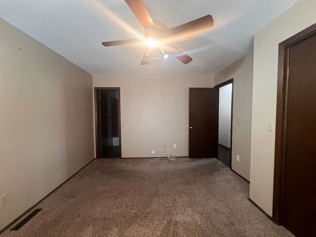 Building Photo - Spacious 4 Bed / 3 Bath Home in Southeast Wichita