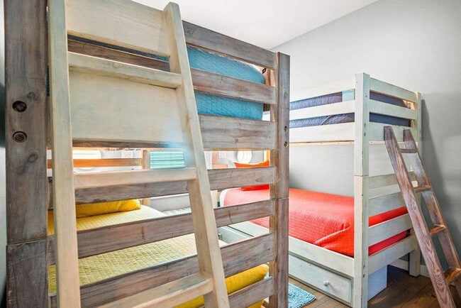 Building Photo - 2727 Eleventh Street-SI ID1023166P