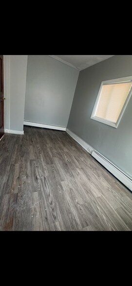 Building Photo - 76 Porter St