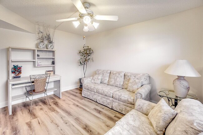Building Photo - 3951 Via Poinciana