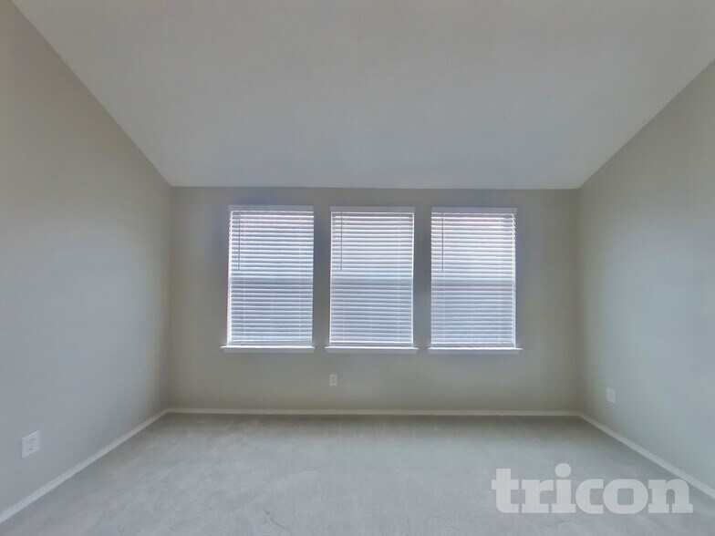 Building Photo - 1505 Redman Dr