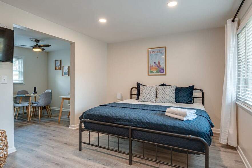 Building Photo - 801 Hillview Heights