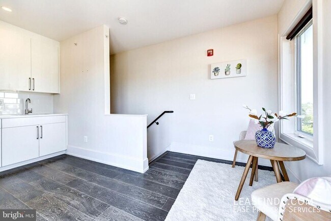 Building Photo - 3467 Holmead Pl NW