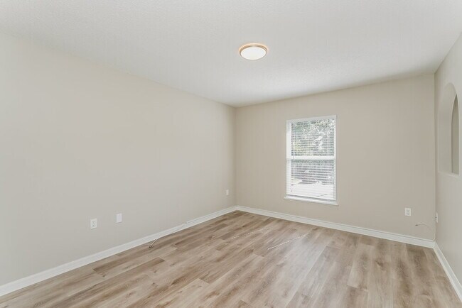 Building Photo - 13029 Waterbourne Dr