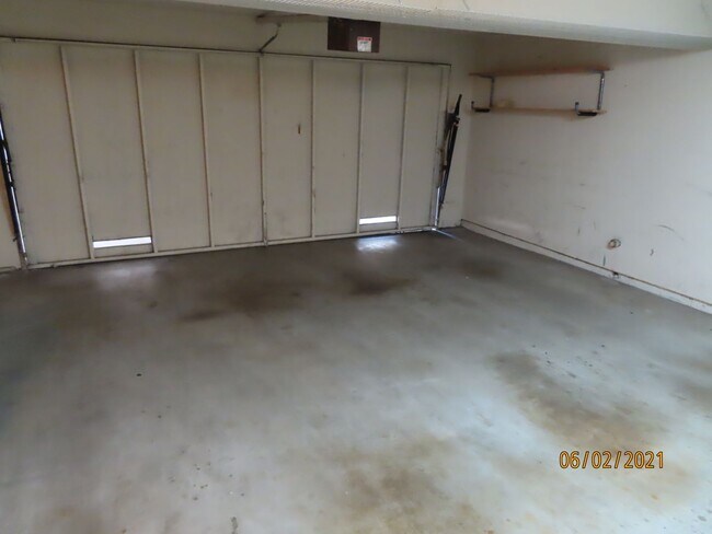 Building Photo - Two Bedroom Townhome in Linda Visa