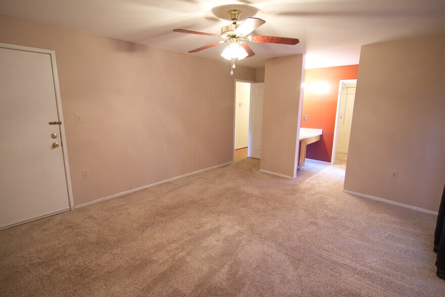 Building Photo - 7718B Lexton Pl