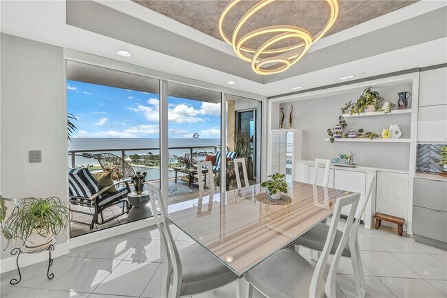 Building Photo - 400 Beach Dr NE