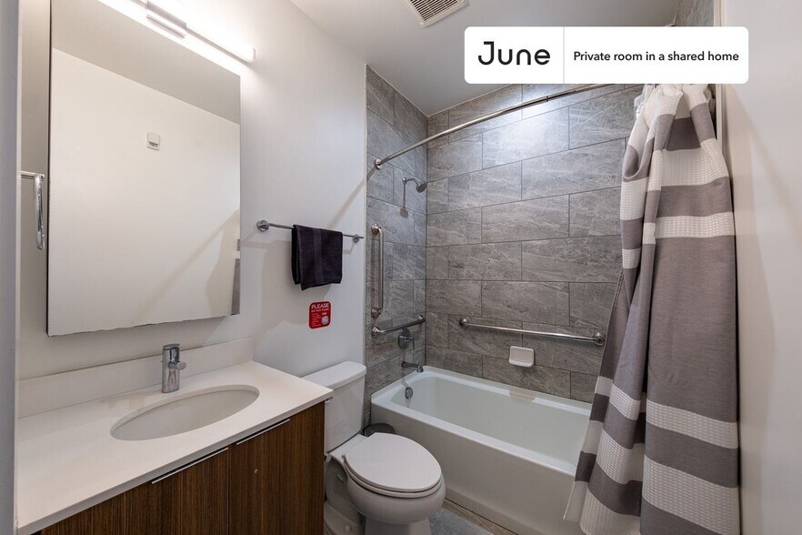 Building Photo - Room in Shared 4 bed/2 bath home in Dupont Circle