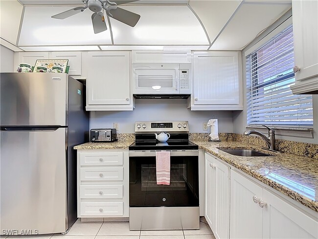 Building Photo - 200 Turtle Lake Ct