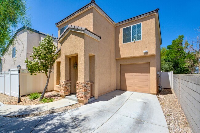 Building Photo - Bright 3-Bed Home in Gated Silverado Ranch Community – All Pets Welcome
