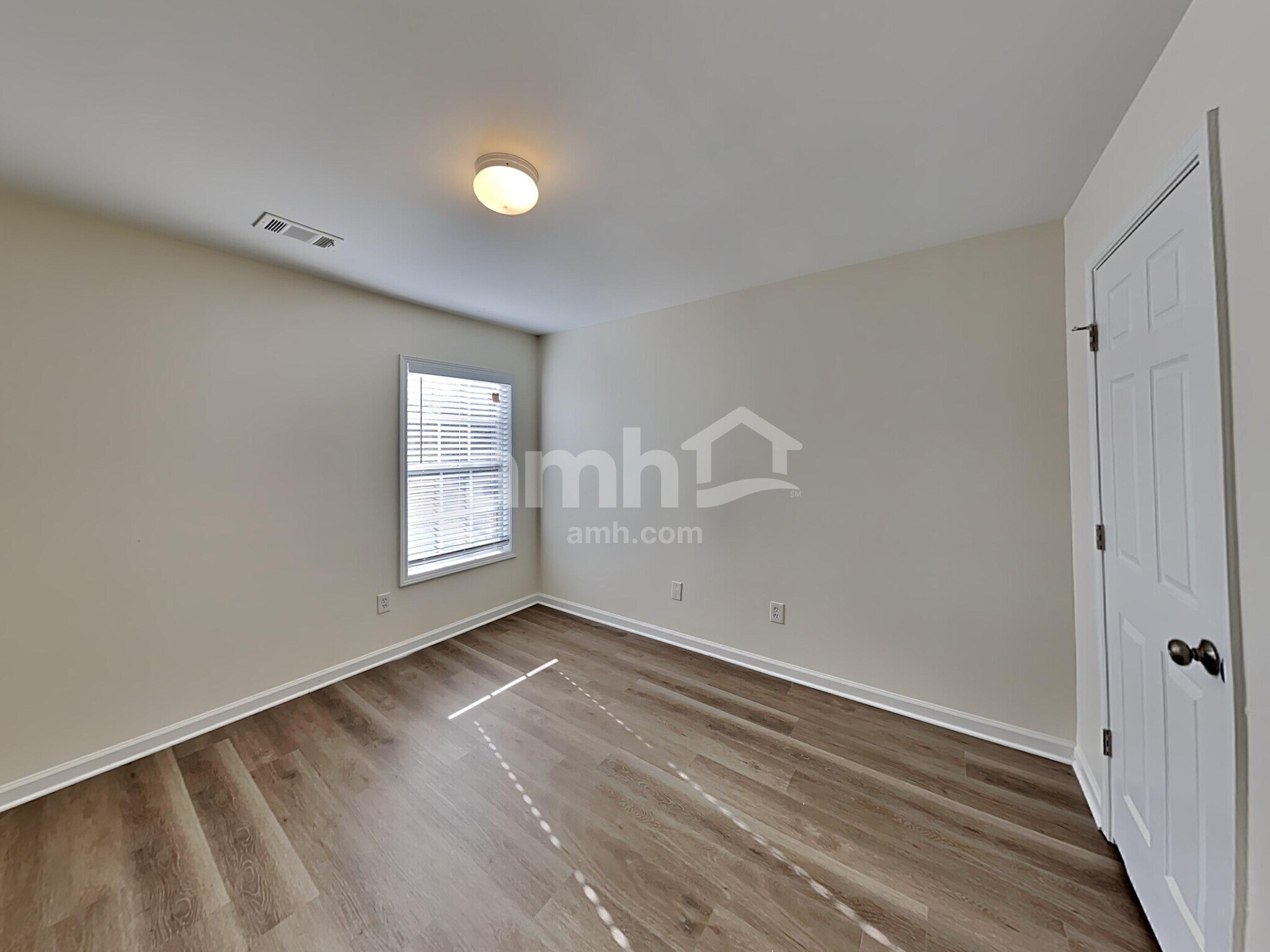 Building Photo - 811 Buffington Way