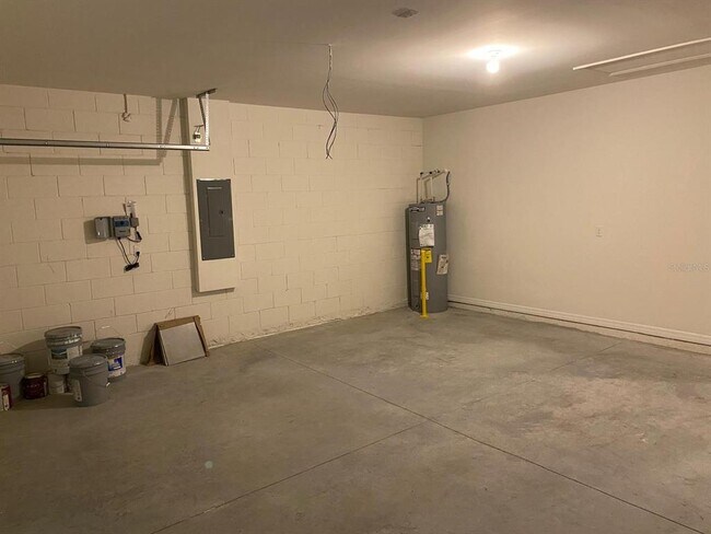 Building Photo - 1235 Iguana Lp