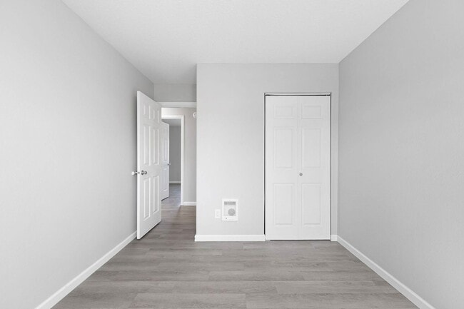 Building Photo - Fantastic 3-Bedroom, 1.5-Bath Duplex With landscaping Included!