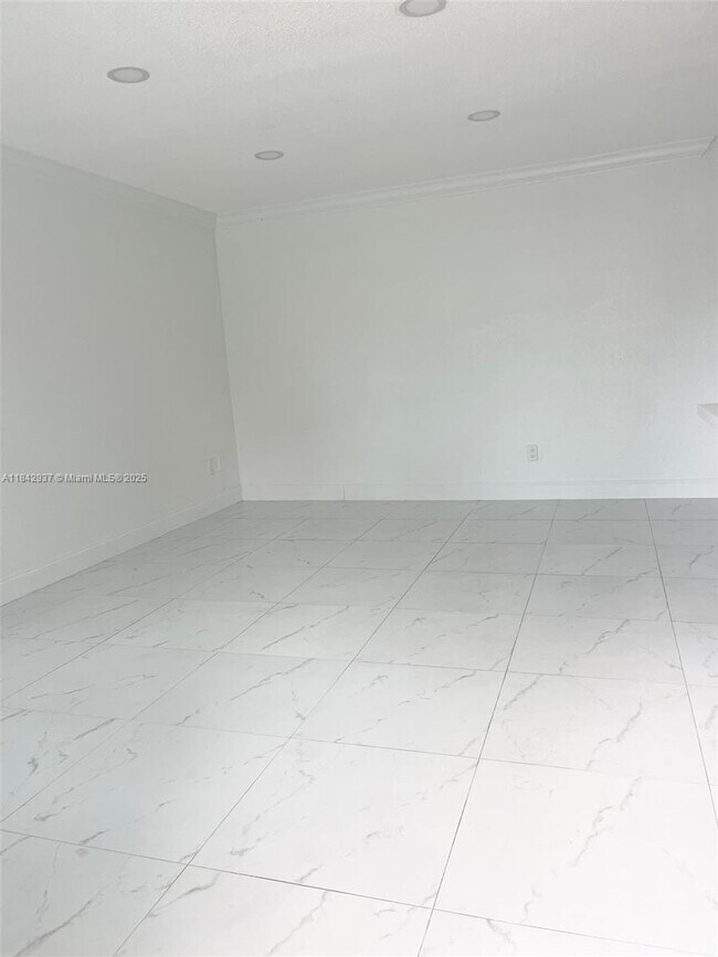 Building Photo - 3265 Griffin Rd