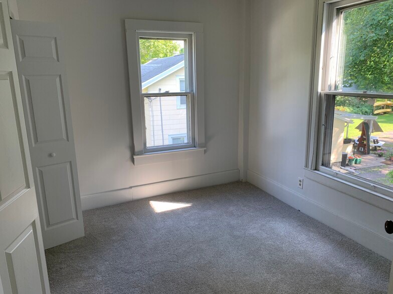 Building Photo - 62 E Church St