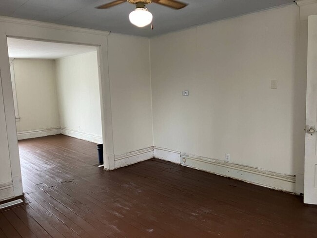 Building Photo - 736 S Seneca Ave