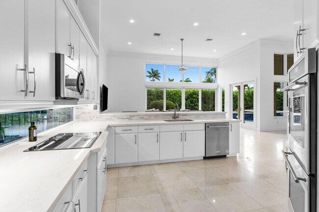 Building Photo - 2166 W Silver Palm Rd