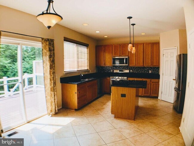 Building Photo - 21 Warwick Way