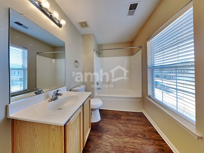 Building Photo - 228 Eagle Ridge Rd