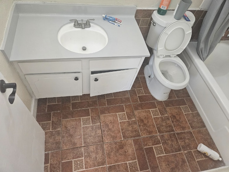 Building Photo - 12206 Northwood Forest Dr