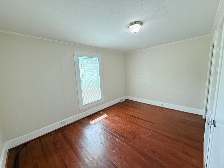 Building Photo - 1681 Linville Creek Rd