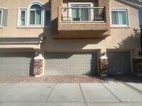 Building Photo - 3 Bedroom Townhome - Centennial Hills