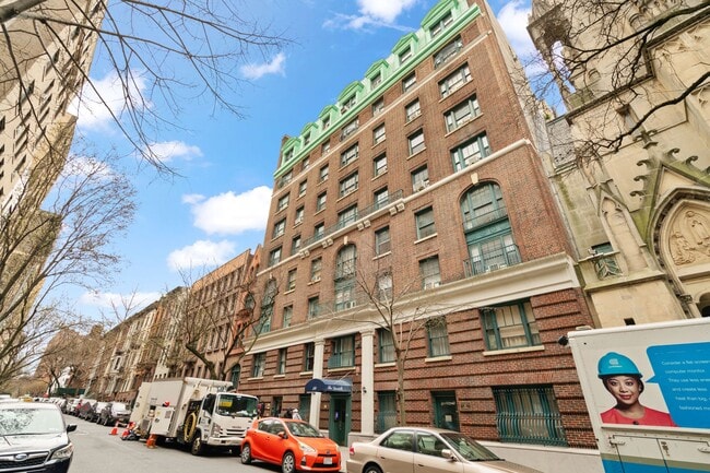 Building Photo - 140 W 71st St