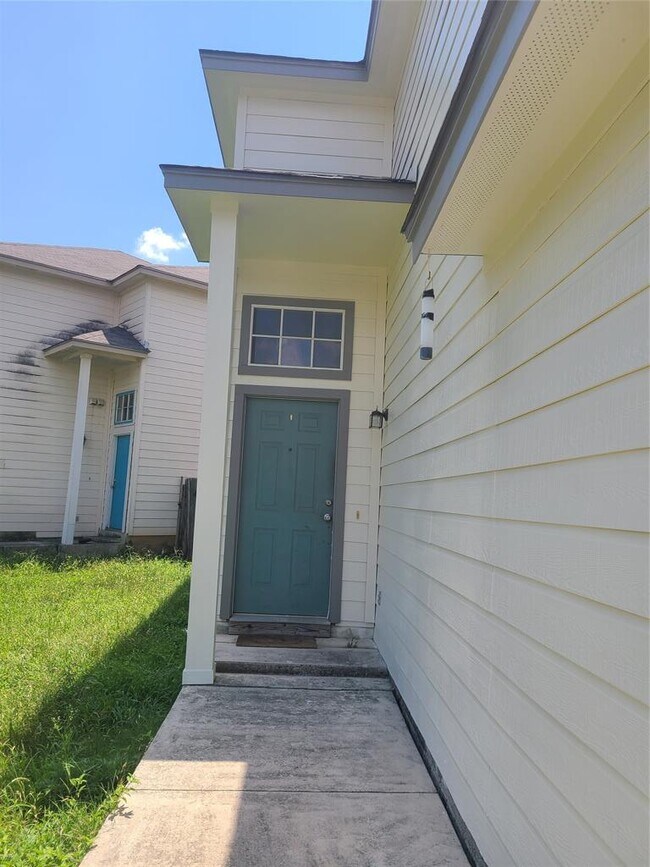 Building Photo - 806 Sagewood Trail