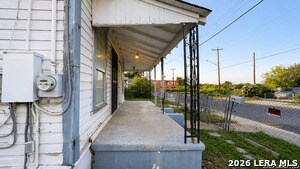 Building Photo - 215 S Brazos St