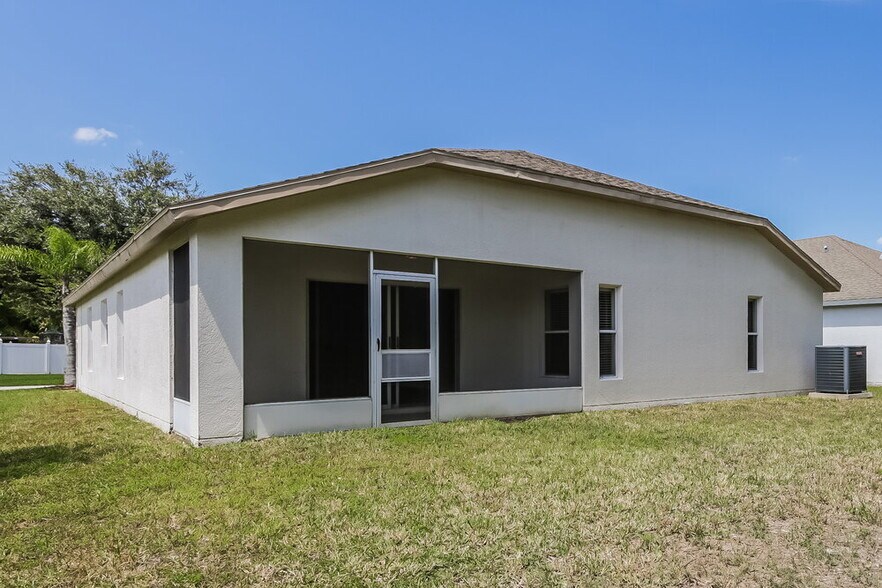 Building Photo - 25150 Lexington Oaks Blvd
