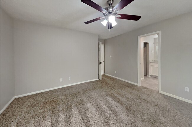 Building Photo - 5419 Roserock Ln