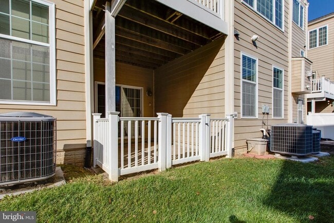 Building Photo - 7757 Crystal Brook Way