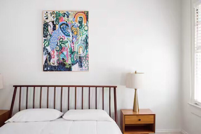 Building Photo - Lawrence House