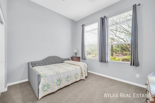 Building Photo - 16961 W Holly St