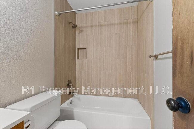 Building Photo - 222 Shannon Pl NW