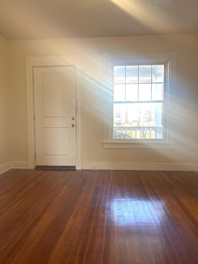 Building Photo - 1209 Wallace St