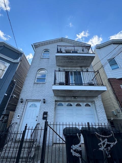 Building Photo - 117 Carteret Ave