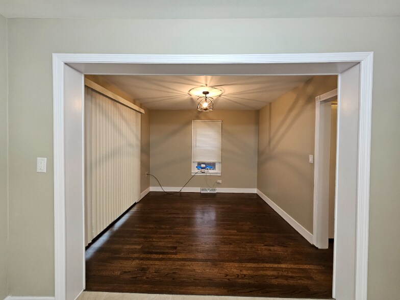 Building Photo - 8715 Ridge St