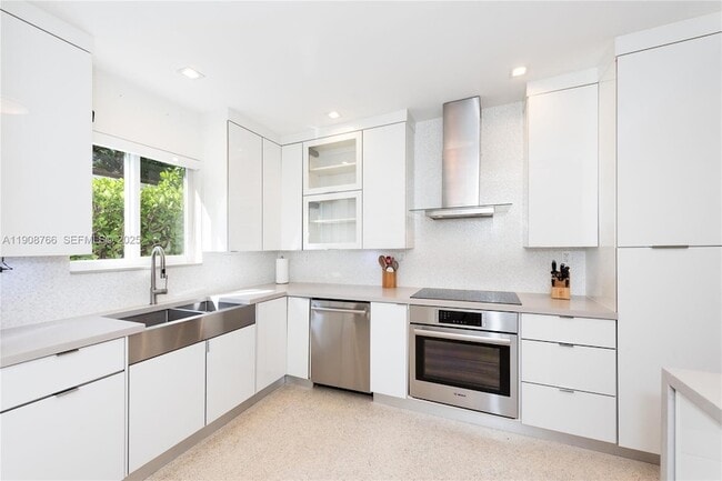 Building Photo - 829 Malaga Ave