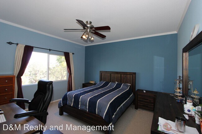 Building Photo - 3 br, 2.5 bath House - 11161 Caminito Arcada