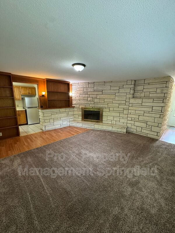 Primary Photo - 2533 E Cherry St