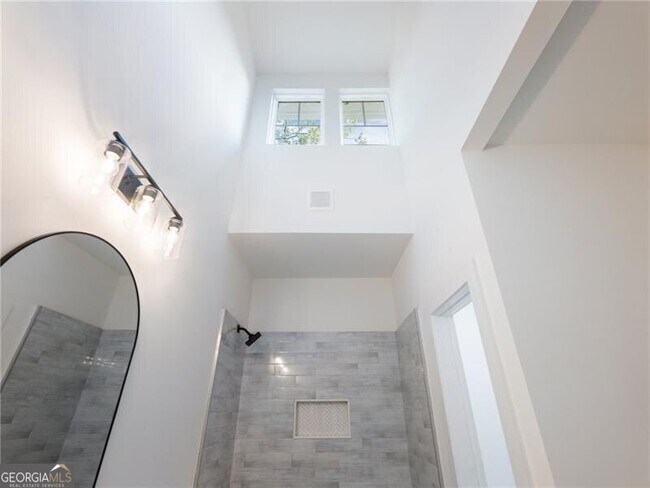 Building Photo - 2438 Shadburn Ferry Dr