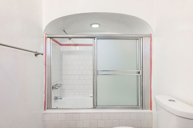 Building Photo - 288 S Coronado St