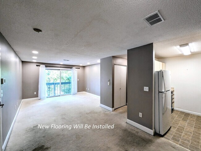Building Photo - 809 Franklin Crossing Rd